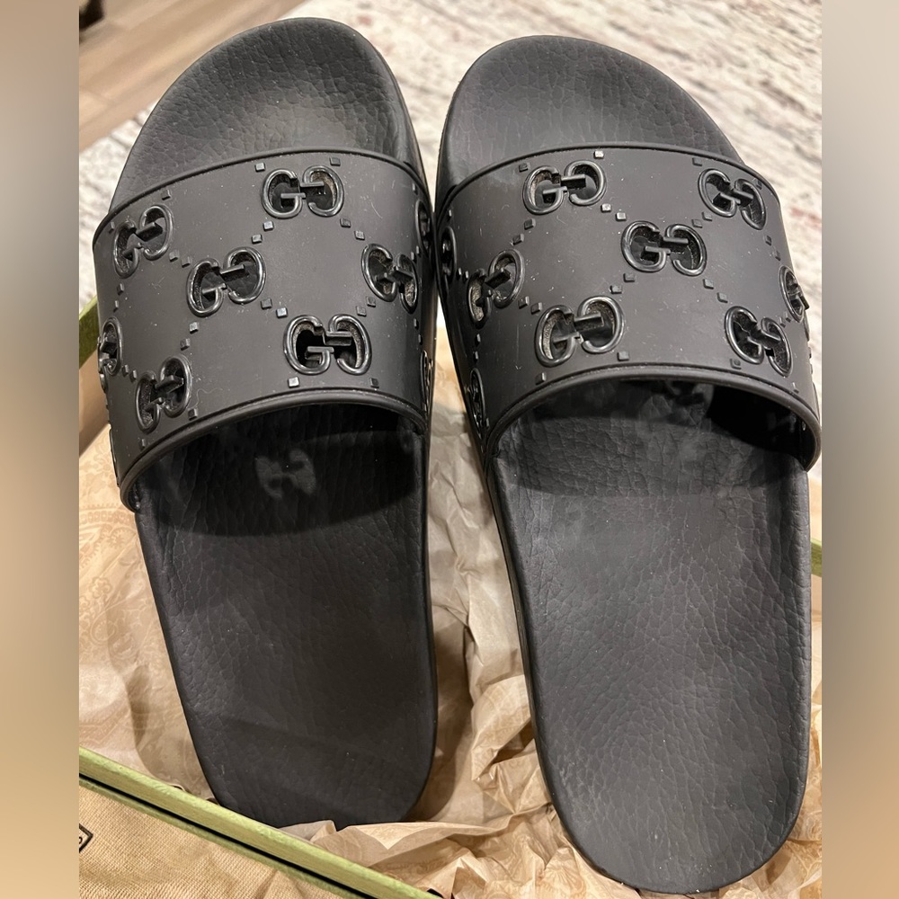 Gucci GG slide sandals (Black size 39)